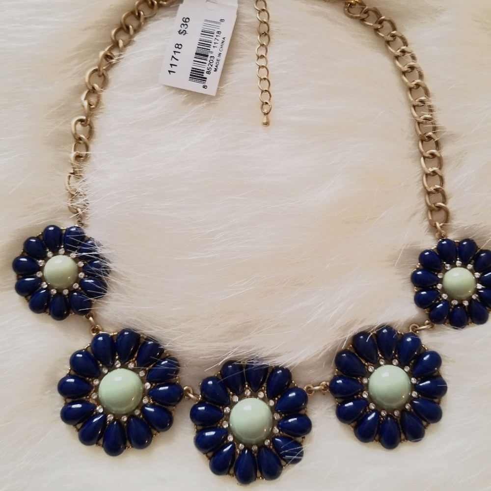 Nice Cookie Lee Flower Cab Statement Necklace New - image 1